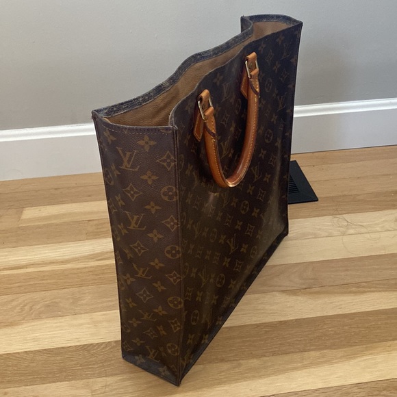 Authentic Louis Vuitton Sac Plat (LARGE) - Picture 2 of 7